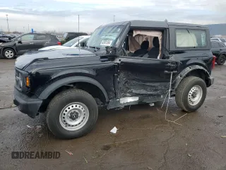 2022 Ford Bronco z VIN 1FMDE5AH1NLA90281, wystawiony jako Copart lot #83901594 z przebiegiem 23 080 mil mil oraz Czysty tytuł • Clean title. Historia ofert i sprzedaży dostępna na DreamBid. Obrazek 1.