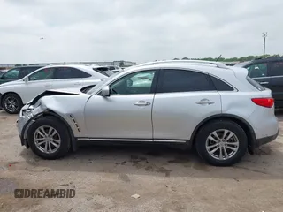 2010 Infiniti FX z VIN JN8AS1MW2AM852996, wystawiony jako IAAI lot #42163564 z przebiegiem 261 467 mil mil oraz . Historia ofert i sprzedaży dostępna na DreamBid. Obrazek 14.