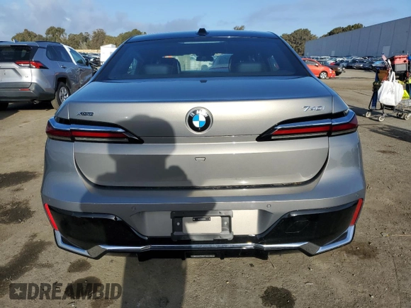 2024 BMW 7 Series 740i xDrive z VIN WBA33EH04RCS76342, wystawiony jako Copart lot #80590224 z przebiegiem 8 065 mil mil oraz Czysty tytuł • Clean title. Historia ofert i sprzedaży dostępna na DreamBid. Obrazek 6.
