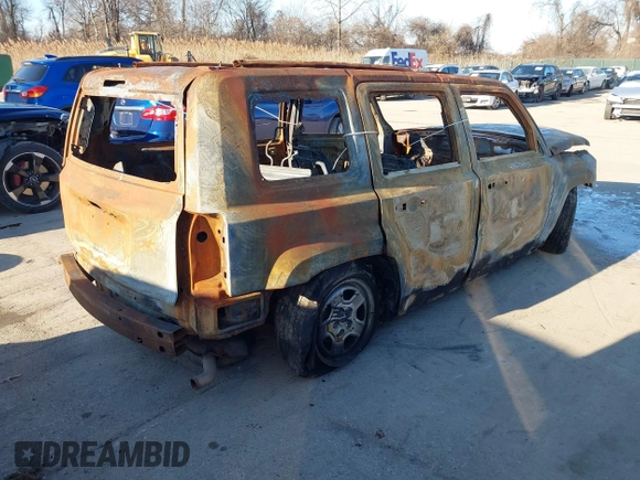 2016 Jeep Patriot Sport with VIN 1C4NJPBB3GD667111, listed as a IAAI auction lot 40577033 with 115,459 mi miles and . Bid and sale history available at carsss.com. Image 4.