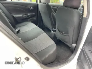 2019 Nissan Versa SV z VIN 3N1CN7AP4KL853965, wystawiony jako Copart lot #56391665 z przebiegiem 118 394 mil mil oraz Czysty tytuł • Clean title. Historia ofert i sprzedaży dostępna na DreamBid. Obrazek 6.
