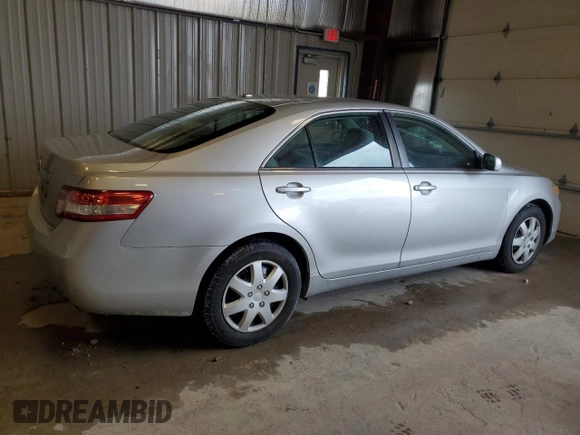2010 Toyota Camry z VIN 4T1BF3EK9AU009577, wystawiony jako Copart lot #57699745 z przebiegiem 201 492 mil mil oraz Czysty tytuł • Clean title. Historia ofert i sprzedaży dostępna na DreamBid. Obrazek 3.
