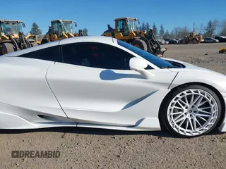 2018 McLaren 720S z VIN SBM14DCA1JW000891, wystawiony jako IAAI lot #41431972 z przebiegiem 23 724 mil mil oraz . Historia ofert i sprzedaży dostępna na DreamBid. Obrazek 13.