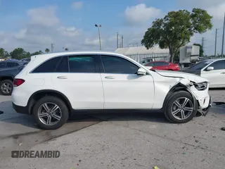 2022 Mercedes-Benz GLC 300 z VIN W1N0G8DB4NV395227, wystawiony jako IAAI lot #42214509 z przebiegiem 14 886 mil mil oraz . Historia ofert i sprzedaży dostępna na DreamBid. Obrazek 13.