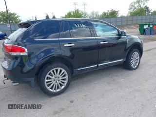 2013 Lincoln MKX with VIN 2LMDJ6JK9DBL37711, listed as a IAAI auction lot 42193737 with 188,360 mi miles. Bid and sale history available at carsss.com. Image 4.
