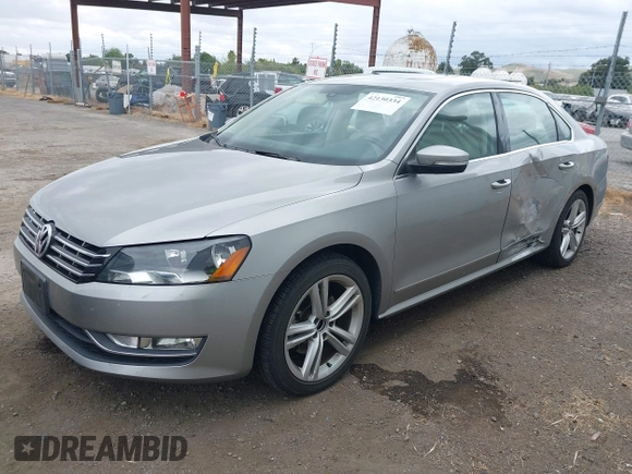 2014 Volkswagen Passat SE z VIN 1VWBN7A3XEC022098, wystawiony jako IAAI lot #42130334 z przebiegiem 88 433 mil mil oraz . Historia ofert i sprzedaży dostępna na DreamBid. Obrazek 2.