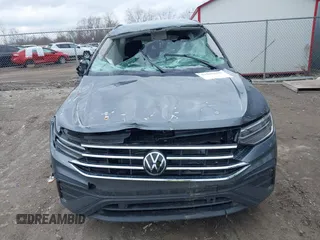 2024 Volkswagen Tiguan S with VIN 3VVFB7AX5RM188177, listed as a IAAI auction lot 41865699 with 7,823 mi miles and . Bid and sale history available at DreamBid. Image 11.