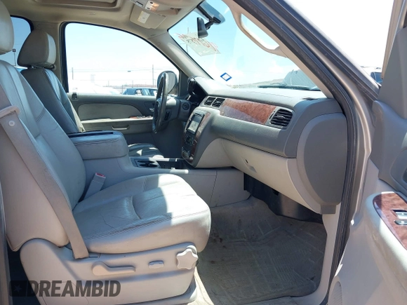 2008 Chevrolet Suburban LTZ с VIN 1GNFC16J18R119018, выставлен на аукционе IAAI как лот 42677575 с пробегом 338 879 миль миль и . История ставок и продаж доступна на DreamBid. Изображение 5.