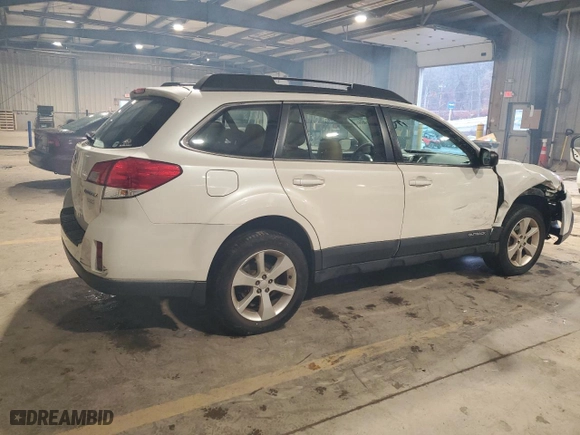 2014 Subaru Outback 2.5i with VIN 4S4BRBAC0E3218136, listed as a Copart auction lot 81554614 with 105,690 mi miles and Salvage Title. Bid and sale history available at carsss.com. Image 3.