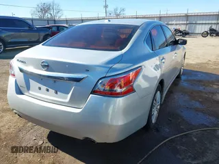 2015 Nissan Altima 2.5 S with VIN 1N4AL3AP6FC256813, listed as a IAAI auction lot 41417833 with 237,936 mi miles. Bid and sale history available at carsss.com. Image 4.