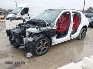 2019 Alfa Romeo Stelvio z VIN ZASPAKAN8K7C38424, wystawiony jako IAAI lot #41476001 z przebiegiem Nie podano mil oraz . Historia ofert i sprzedaży dostępna na DreamBid. Obrazek 2.