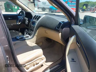 2012 GMC Acadia SLT2 z VIN 1GKKVSED0CJ326823, wystawiony jako IAAI lot #42406694 z przebiegiem 173 825 mil mil oraz . Historia ofert i sprzedaży dostępna na DreamBid. Obrazek 5.