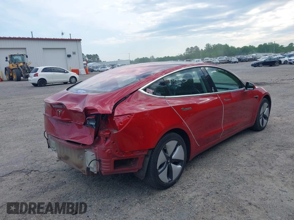 2018 Tesla Model 3 Long Range Battery z VIN 5YJ3E1EA9JF025942, wystawiony jako IAAI lot #42122703 z przebiegiem 84 453 mil mil oraz . Historia ofert i sprzedaży dostępna na DreamBid. Obrazek 4.