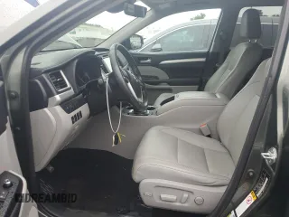2017 Toyota Highlander XLE with VIN 5TDJZRFH8HS421579, listed as a Copart auction lot 60477245 with 121,417 mi miles and Salvage title. Bid and sale history available at DreamBid. Image 7.