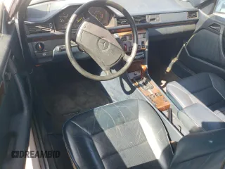 1990 Mercedes-Benz 300 300CE with VIN WDBEA51D8LB132643, listed as a Copart auction lot 76017284 with 211,131 mi miles and Clean Title. Bid and sale history available at carsss.com. Image 8.