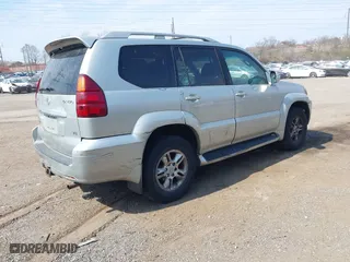 2003 Lexus GX 470 with VIN JTJBT20X930023643, listed as a IAAI auction lot 41920858 with 218,926 mi miles. Bid and sale history available at carsss.com. Image 4.