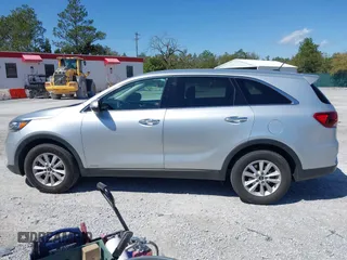 2019 Kia Sorento LX V6 with VIN 5XYPGDA59KG482718, listed as a IAAI auction lot 41732720 with 94,610 mi miles. Bid and sale history available at carsss.com. Image 15.