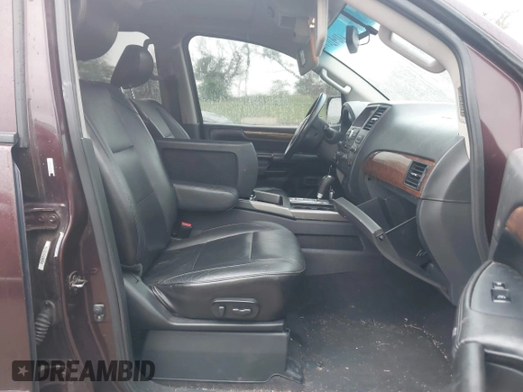 2014 Nissan Armada SL z VIN 5N1BA0NC8EN601509, wystawiony jako IAAI lot #42420782 z przebiegiem 131 717 mil mil oraz . Historia ofert i sprzedaży dostępna na DreamBid. Obrazek 5.