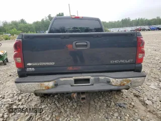 2003 Chevrolet Silverado 1500HD LS z VIN 1GCGK13U63F242001, wystawiony jako Copart lot #64639004 z przebiegiem 165 645 mil mil oraz Szkoda całkowita • Salvage title. Historia ofert i sprzedaży dostępna na DreamBid. Obrazek 6.