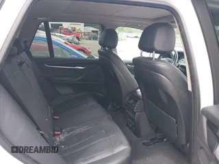 2014 BMW X5 sDrive35i z VIN 5UXKR2C54E0H34800, wystawiony jako IAAI lot #42110978 z przebiegiem 106 891 mil mil oraz . Historia ofert i sprzedaży dostępna na DreamBid. Obrazek 8.