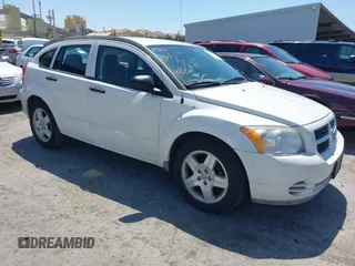 2008 Dodge Caliber SE z VIN 1B3HB28B08D770607, wystawiony jako IAAI lot #42362573 z przebiegiem 88 341 mil mil oraz . Historia ofert i sprzedaży dostępna na DreamBid. Obrazek 1.