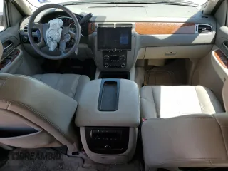2008 GMC Yukon XL SLT 4SA z VIN 1GKFC16068J243658, wystawiony jako Copart lot #52798235 z przebiegiem 123 202 mil mil oraz Szkoda całkowita • Salvage title. Historia ofert i sprzedaży dostępna na DreamBid. Obrazek 8.