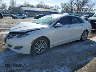 2015 Lincoln MKZ z VIN 3LN6L2GK8FR627120, wystawiony jako Copart lot #45954315 z przebiegiem 103 930 mil mil oraz Szkody całkowita. Historia ofert i sprzedaży dostępna na DreamBid. Obrazek 1.