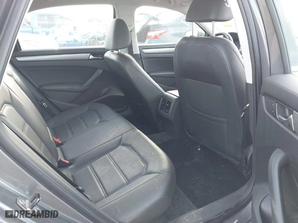2014 Volkswagen Passat SE w/Sunroof with VIN 1VWBT7A34EC118525, listed as a IAAI auction lot 41653118 with 124,832 mi miles. Bid and sale history available at carsss.com. Image 8.