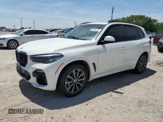 2021 BMW X5 xDrive40i z VIN 5UXCR6C00M9E61512, wystawiony jako Copart lot #56456745 z przebiegiem Nie podano mil oraz Szkoda całkowita • Salvage title. Historia ofert i sprzedaży dostępna na DreamBid. Obrazek 1.