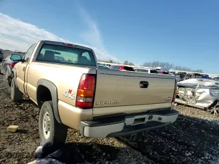 2004 GMC Sierra 2500HD Classic Work Truck with VIN 1GTHK24U14E398298, listed as a Copart auction lot 82001464 with 118,535 mi miles and Salvage Title. Bid and sale history available at carsss.com. Image 11.