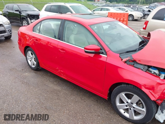 2014 Volkswagen Jetta TDI w/Premium/Nav with VIN 3VWLL7AJ4EM383351, listed as a IAAI auction lot 42424074 with 66,824 mi miles and . Bid and sale history available at DreamBid. Image 18.