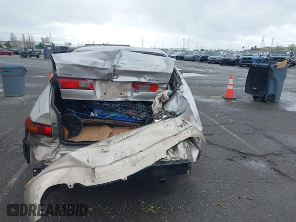 1997 Toyota Camry LE z VIN 4T1BF22K8VU916373, wystawiony jako IAAI lot #41915751 z przebiegiem 259 818 mil mil oraz . Historia ofert i sprzedaży dostępna na DreamBid. Obrazek 6.