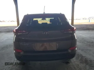 2016 Hyundai Tucson SE z VIN KM8J33A43GU159480, wystawiony jako Copart lot #80559024 z przebiegiem 74 537 mil mil oraz Szkoda całkowita • Salvage title. Historia ofert i sprzedaży dostępna na DreamBid. Obrazek 6.