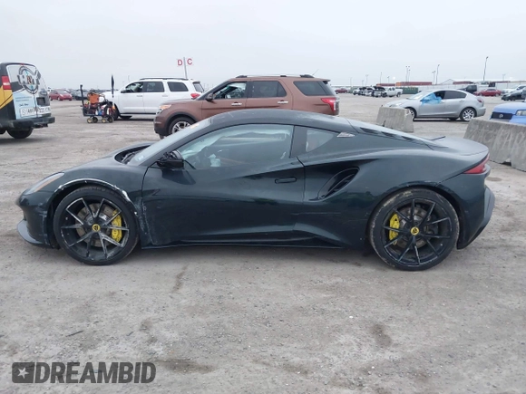 2024 Lotus Emira First Edition z VIN SCCLEKAXXRHA12761, wystawiony jako IAAI lot #41493599 z przebiegiem 10 949 mil mil oraz . Historia ofert i sprzedaży dostępna na DreamBid. Obrazek 14.