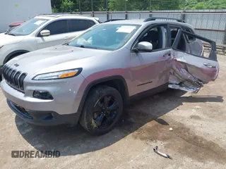 2018 Jeep Cherokee Latitude с VIN 1C4PJLCB7JD542457, выставлен на аукционе IAAI как лот 42336697 с пробегом 73 714 миль миль и . История ставок и продаж доступна на DreamBid. Изображение 17.