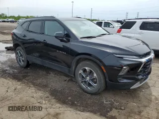 2024 Chevrolet Blazer LT z VIN 3GNKBCR47RS178236, wystawiony jako Copart lot #58335565 z przebiegiem 13 364 mil mil oraz Czysty tytuł • Clean title. Historia ofert i sprzedaży dostępna na DreamBid. Obrazek 4.