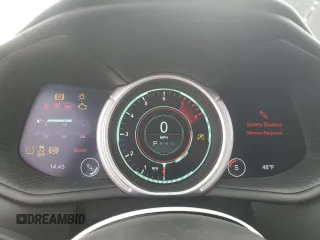 2017 Aston Martin DB11 z VIN SCFRMFAVXHGL01825, wystawiony jako Copart lot #45219355 z przebiegiem Nie podano mil oraz Szkoda całkowita • Salvage title. Historia ofert i sprzedaży dostępna na DreamBid. Obrazek 9.