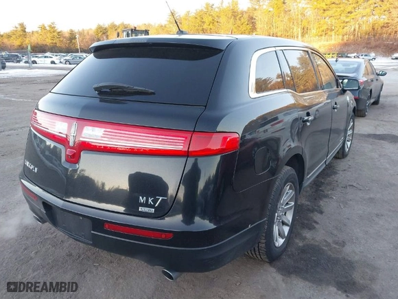 2018 Lincoln MKT with VIN 2LMHJ5NK9JBL00420, listed as a IAAI auction lot 41024664 with 342,921 mi miles. Bid and sale history available at carsss.com. Image 4.