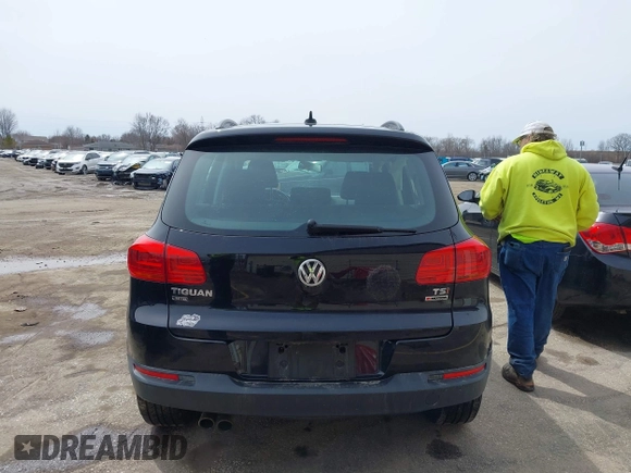 2018 Volkswagen Tiguan with VIN WVGBV7AX3JK002325, listed as a IAAI auction lot 41960059 with 57,619 mi miles and . Bid and sale history available at DreamBid. Image 16.
