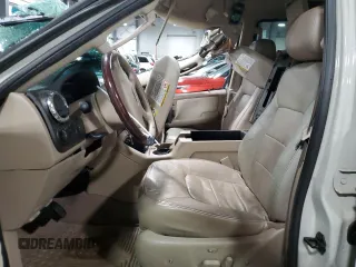 2005 Ford Expedition Limited with VIN 1FMPU20545LA71147, listed as a Copart auction lot 86366444 with 277,054 mi miles and Non Repairable. Bid and sale history available at carsss.com. Image 7.