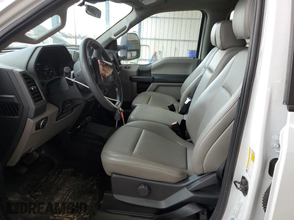 2022 Ford F-250 XL z VIN 1FT7W2B61NED06659, wystawiony jako Copart lot #61489105 z przebiegiem 43 770 mil mil oraz Czysty tytuł • Clean title. Historia ofert i sprzedaży dostępna na DreamBid. Obrazek 7.