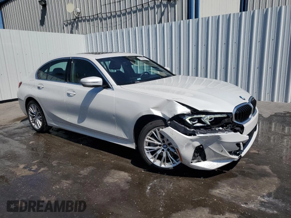 2024 BMW 3 Series 330i xDrive with VIN 3MW89FF03R8E49109, listed as a Copart auction lot 53101335 with 22,513 mi miles and Clean Title. Bid and sale history available at carsss.com. Image 4.