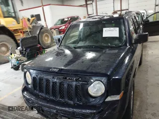 2014 Jeep Patriot Latitude z VIN 1C4NJRFB0ED730765, wystawiony jako IAAI lot #42309571 z przebiegiem 218 577 mil mil oraz . Historia ofert i sprzedaży dostępna na DreamBid. Obrazek 12.