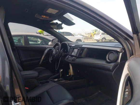 2017 Toyota RAV4 SE z VIN JTMNFREV9HJ706600, wystawiony jako IAAI lot #41109620 z przebiegiem 53 386 mil mil oraz . Historia ofert i sprzedaży dostępna na DreamBid. Obrazek 5.
