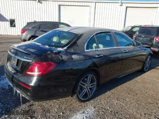 2018 Mercedes-Benz E-Class E 300 with VIN WDDZF4KB3JA411700, listed as a IAAI auction lot 41284765 with 58,084 mi miles. Bid and sale history available at carsss.com. Image 4.