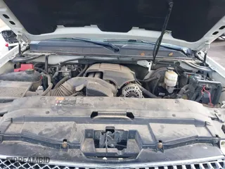 2011 Chevrolet Avalanche LTZ with VIN 3GNTKGE38BG349917, listed as a IAAI auction lot 41209473 with 210,616 mi miles. Bid and sale history available at carsss.com. Image 10.
