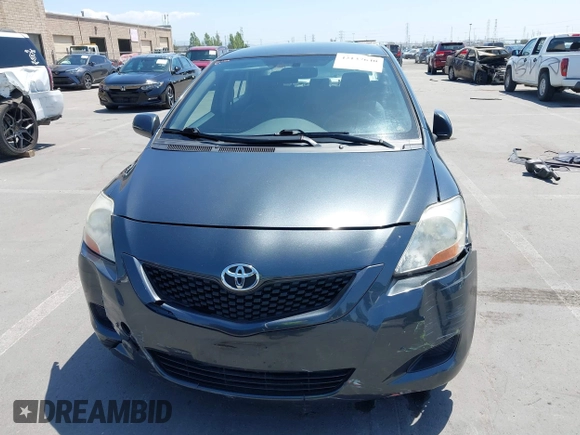 2010 Toyota Yaris z VIN JTDBT4K37A1388757, wystawiony jako IAAI lot #42137640 z przebiegiem 97 079 mil mil oraz . Historia ofert i sprzedaży dostępna na DreamBid. Obrazek 12.