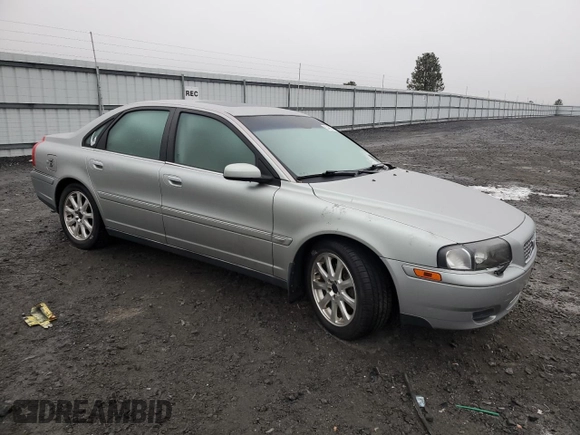 2004 Volvo S80 with VIN YV1TH59H241383266, listed as a Copart auction lot 83488254 with 119,434 mi miles and Salvage Title. Bid and sale history available at carsss.com. Image 4.