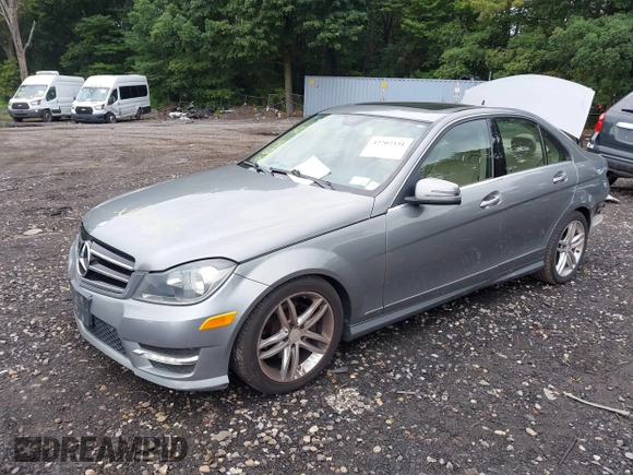 2012 Mercedes-Benz C 300 Sport z VIN WDDGF8BB6CR227659, wystawiony jako IAAI lot #42707331 z przebiegiem 131 822 mil mil oraz . Historia ofert i sprzedaży dostępna na DreamBid. Obrazek 20.