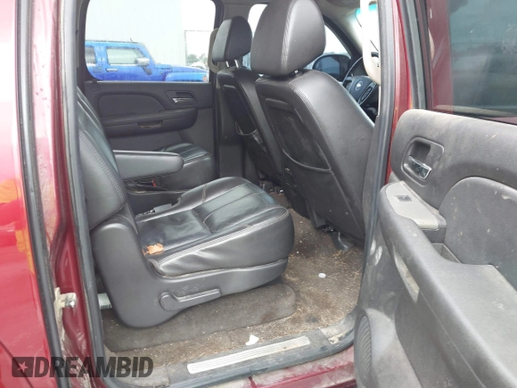 2008 Chevrolet Suburban 2LT with VIN 3GNFK163X8G307587, listed as a IAAI auction lot 41922247 with 187,880 mi miles and . Bid and sale history available at DreamBid. Image 8.